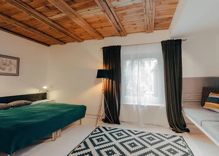 Apartment Mighty Squirrel